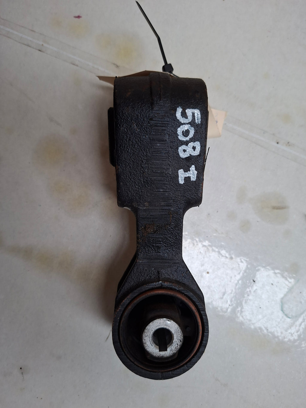 Originele motorsteun van een Peugeot 508 Berline 2.0 HDi (OEM 1806 74), bouwjaar 2013