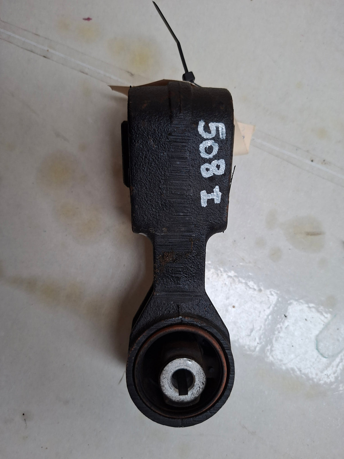 Originele motorsteun van een Peugeot 508 Berline 2.0 HDi (OEM 1806 74), bouwjaar 2013