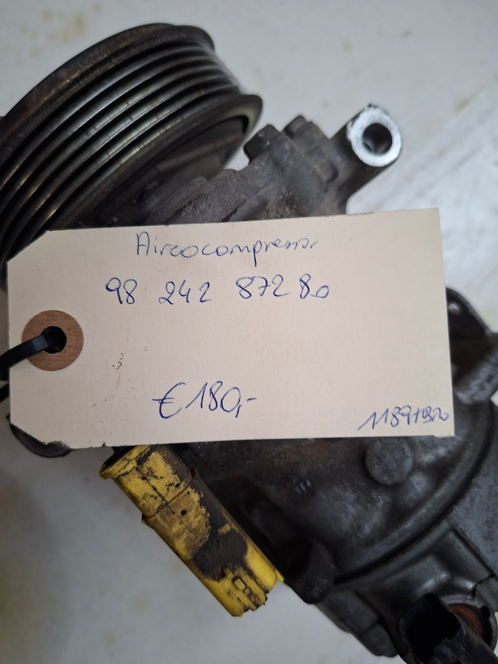 Originele aircocompressor van een Peugeot 508 Berline 2.0 HDi (OEM 98 242 872 80), bouwjaar 2013