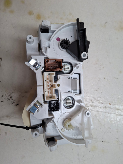 Originele bediening airco van een Peugeot Partner B9 (OEM 6452 K8 / 98 040 911 80), bouwjaar 2018