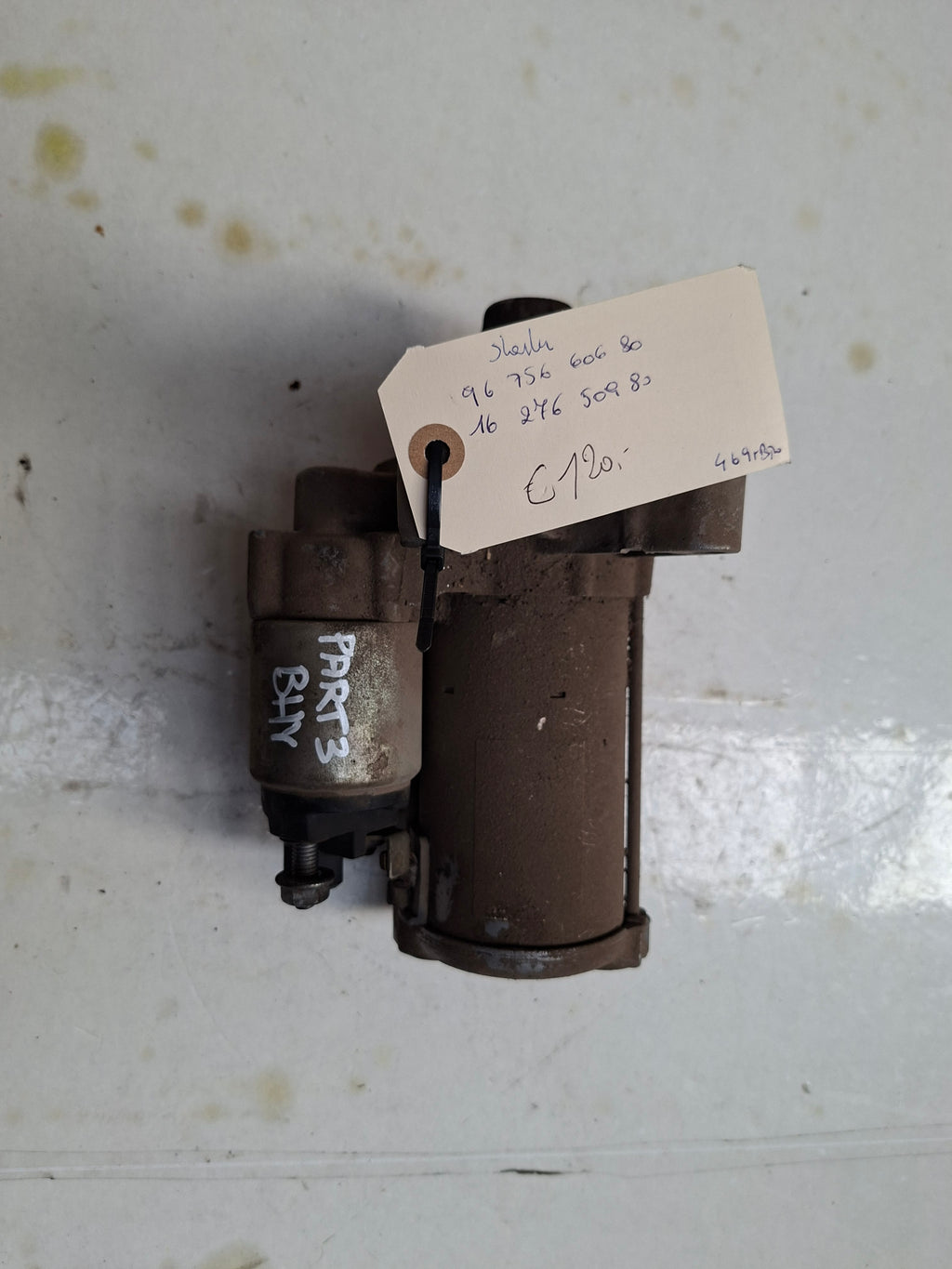 Originele starter van een Peugeot Partner B9 (OEM 96 756 606 80 / 16 276 509 80), bouwjaar 2018