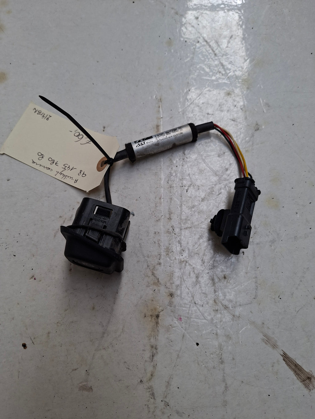 Originele achteruitkijkcamera van een Peugeot Partner B9 (OEM 98 145 780 80), bouwjaar 2018