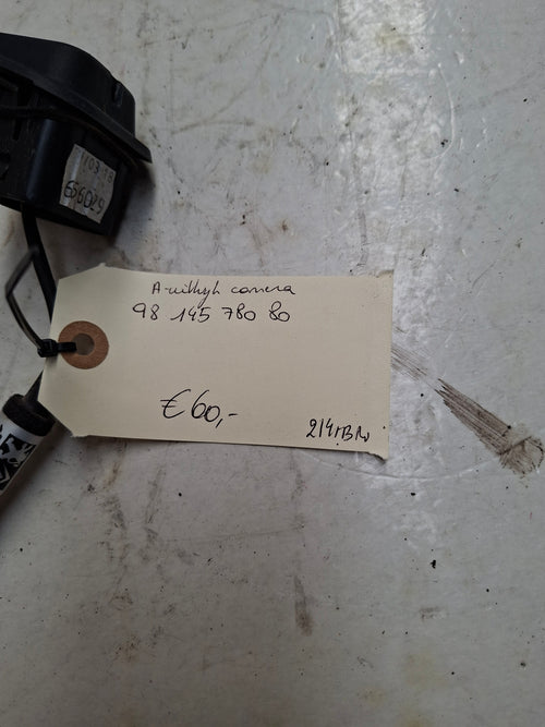 Originele achteruitkijkcamera van een Peugeot Partner B9 (OEM 98 145 780 80), bouwjaar 2018