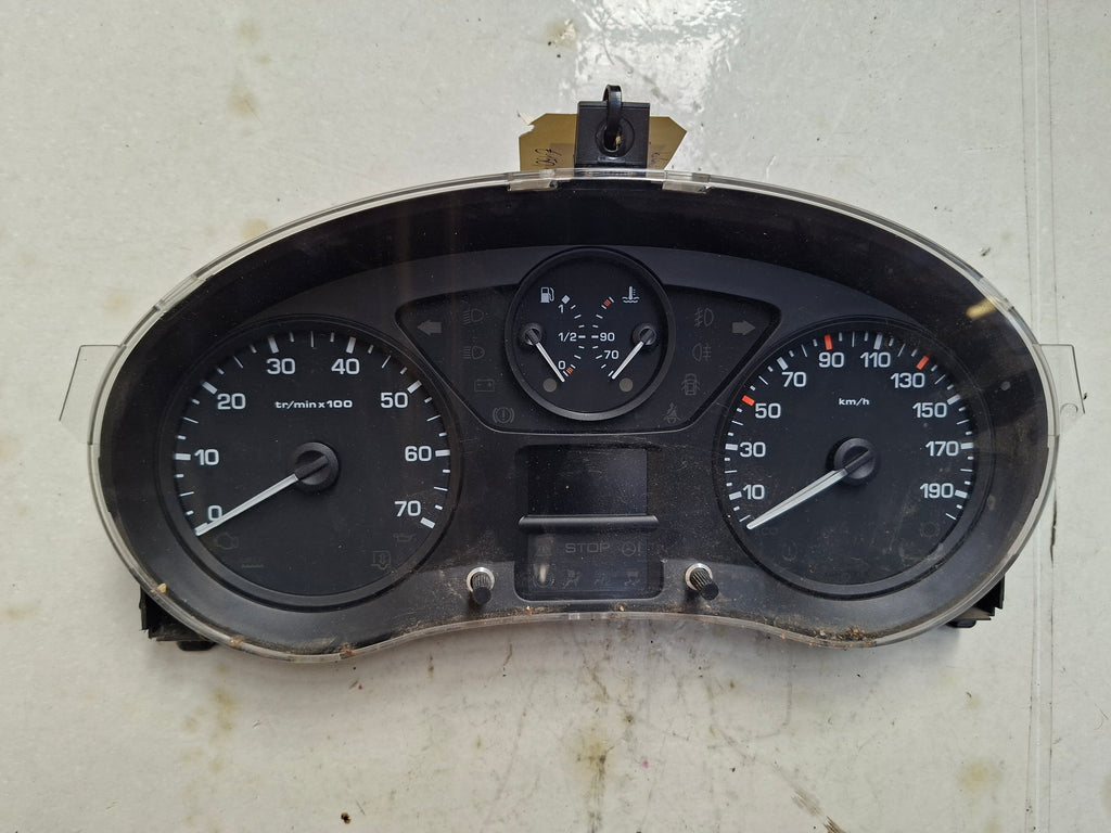 Originele kilometerteller van een Peugeot Partner B9 (OEM 98 016 422 80 / 98 431 235 80), bouwjaar 2018