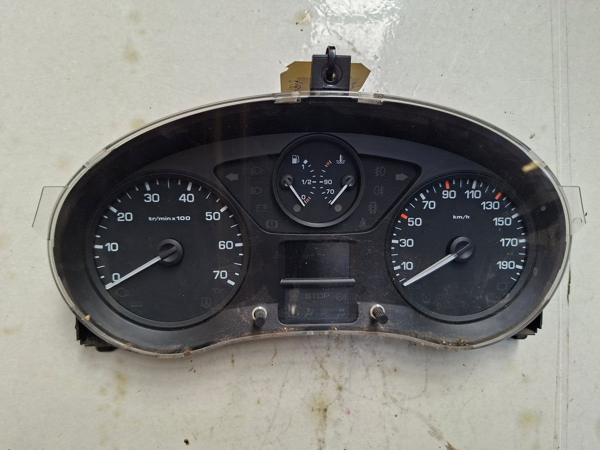 Originele kilometerteller van een Peugeot Partner B9 (OEM 98 016 422 80 / 98 431 235 80), bouwjaar 2018