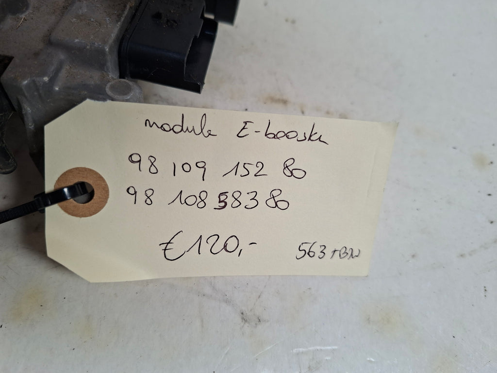 Originele E-Booster module van een Peugeot Partner B9 (OEM 98 109 152 80 / 98 108 583 80), bouwjaar 2018