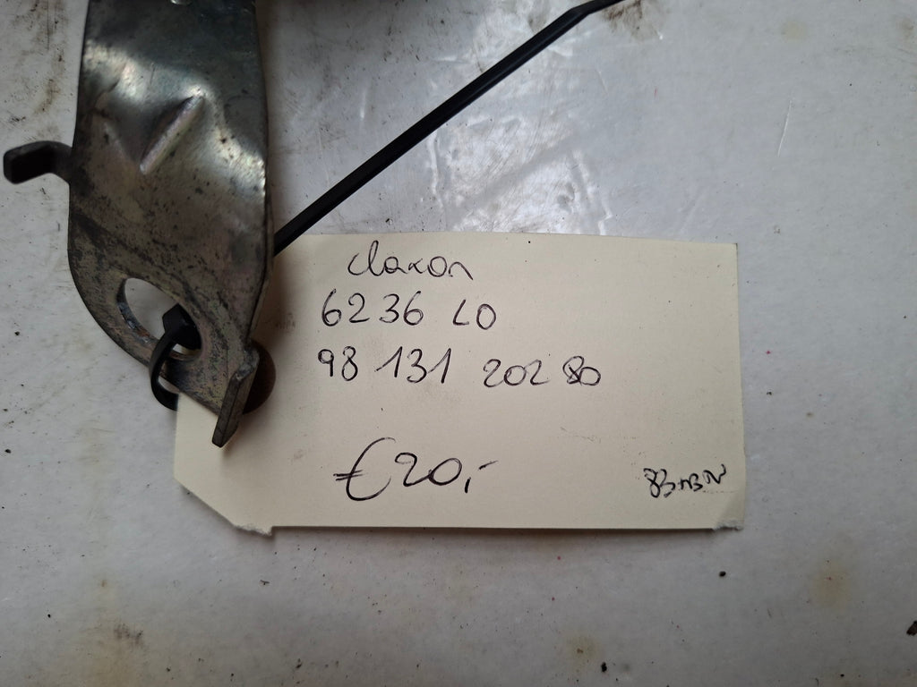 Originele claxon van een Peugeot Partner B9 (OEM 6236 L0 / 98 131 202 80), bouwjaar 2008