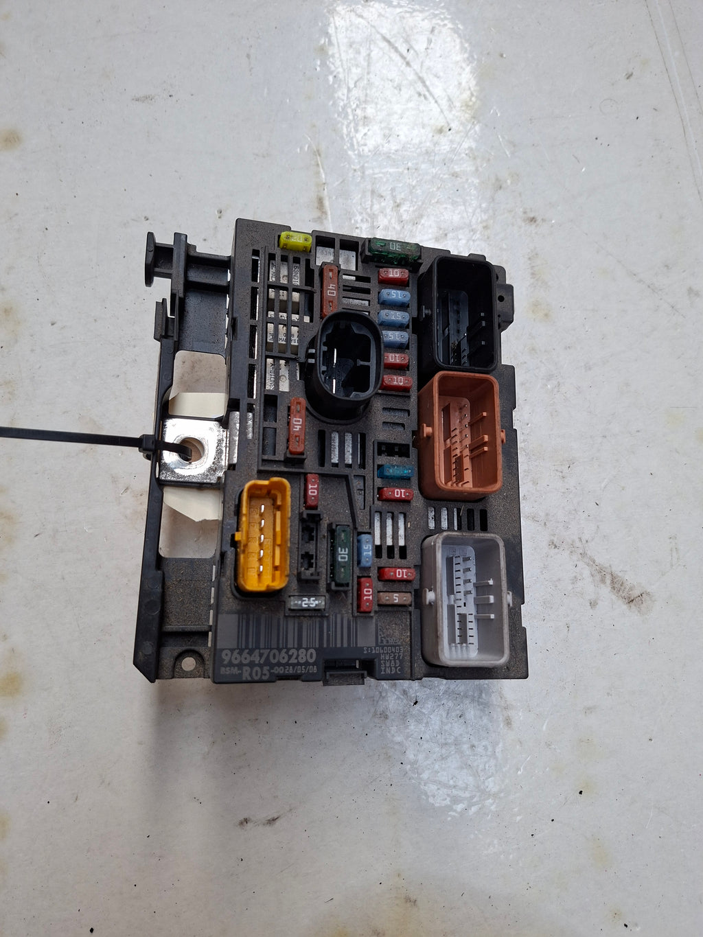 Originele BSM module van een Peugeot Partner B9 (OEM 98 070 288 80 / 98 070 287 80), bouwjaar 2008