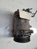Originele aircocompressor van een Peugeot Partner B9 (OEM 6453 WN / 98 258 681 80 / 6453 WP / 6453 ZC), bouwjaar 2008