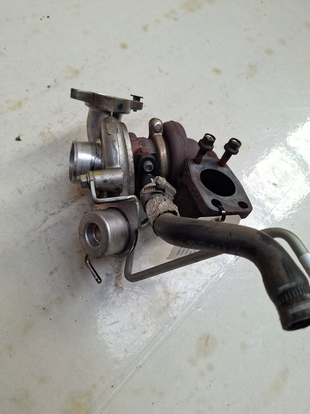 Originele turbo van een Peugeot Partner B9 (OEM 0375 N5 / 0375 Q4), bouwjaar 2008