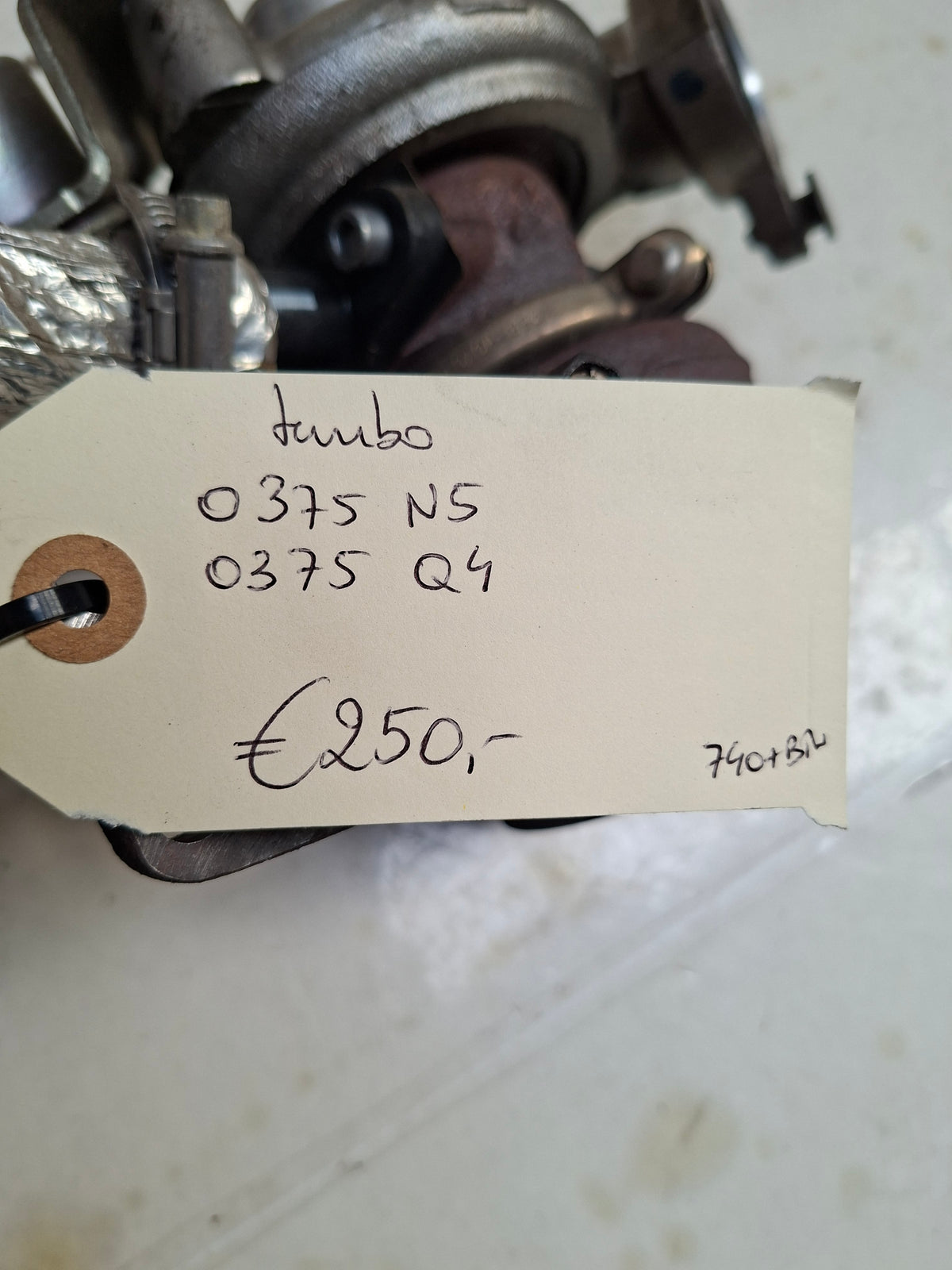 Originele turbo van een Peugeot Partner B9 (OEM 0375 N5 / 0375 Q4), bouwjaar 2008