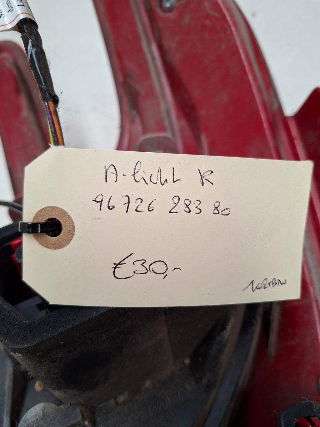 Origineel achterlicht rechts van een Peugeot 208 (OEM 96 726 283 80), bouwjaar 2013
