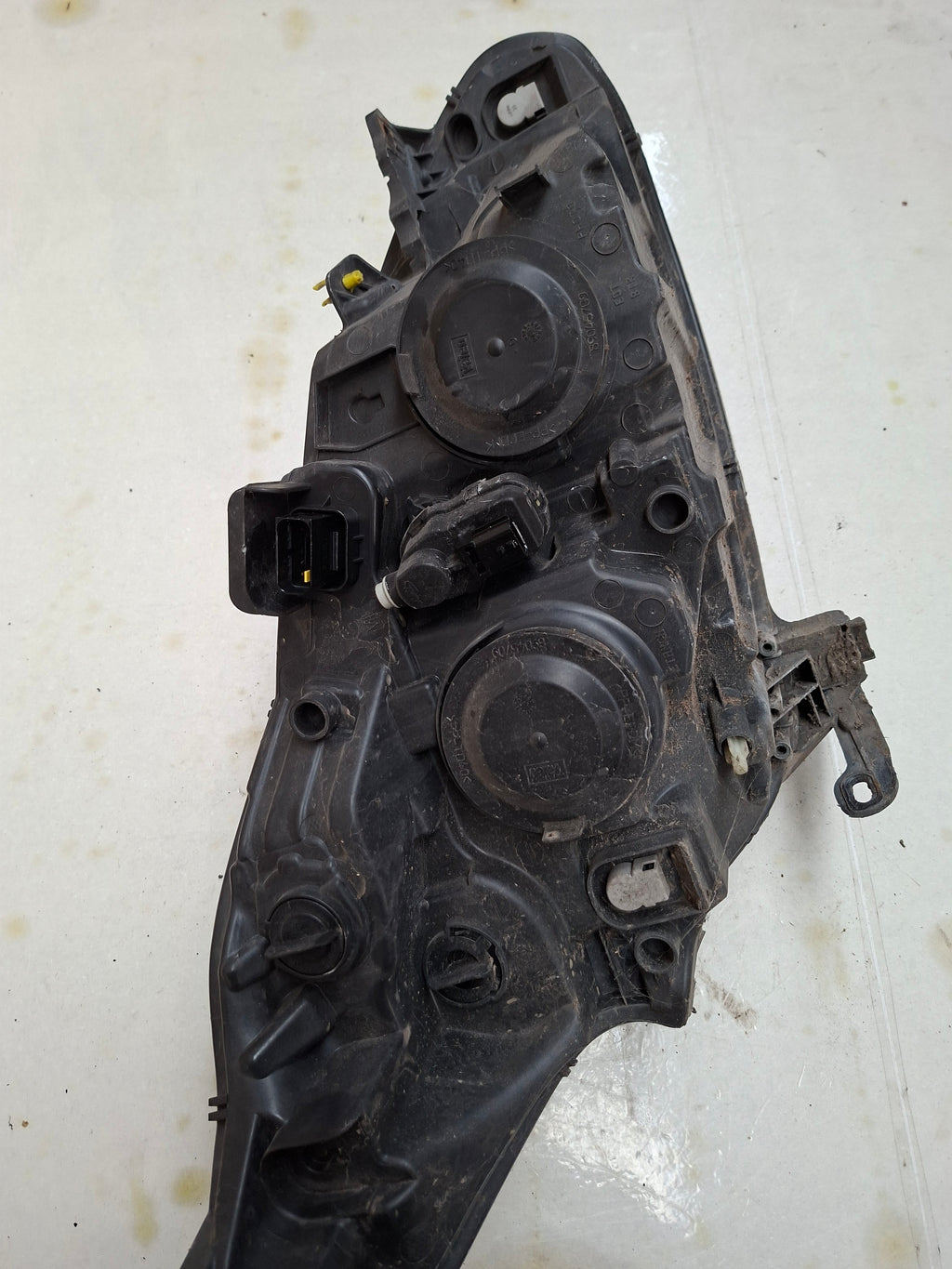 Originele koplamp links voor van een Peugeot 208 (OEM 98 022 218 80), bouwjaar 2013