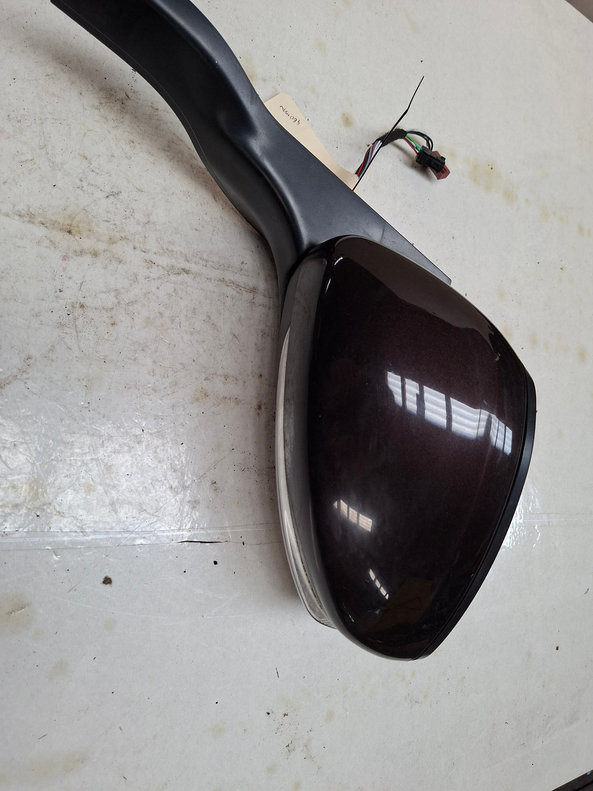 Originele buitenspiegel links van een Peugeot 208 (OEM 16 075 117 80 / 16 112 406 80), bouwjaar 2013