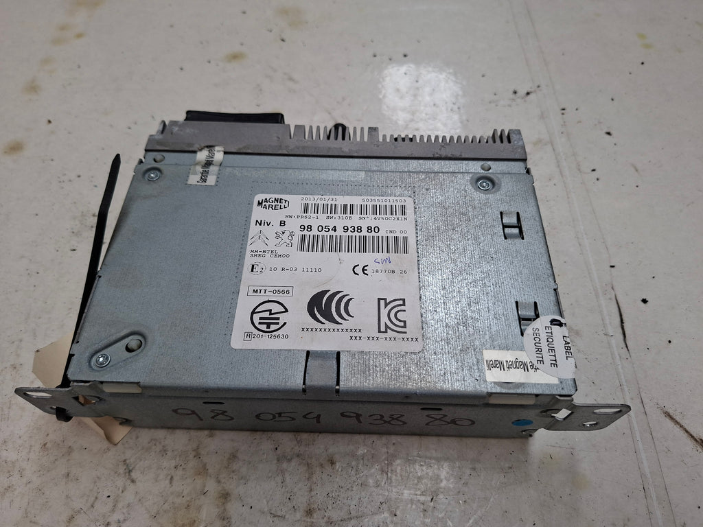 Originele radio van een Peugeot 208 (OEM 16 087 588 80 / 16 808 857 80), bouwjaar 2013
