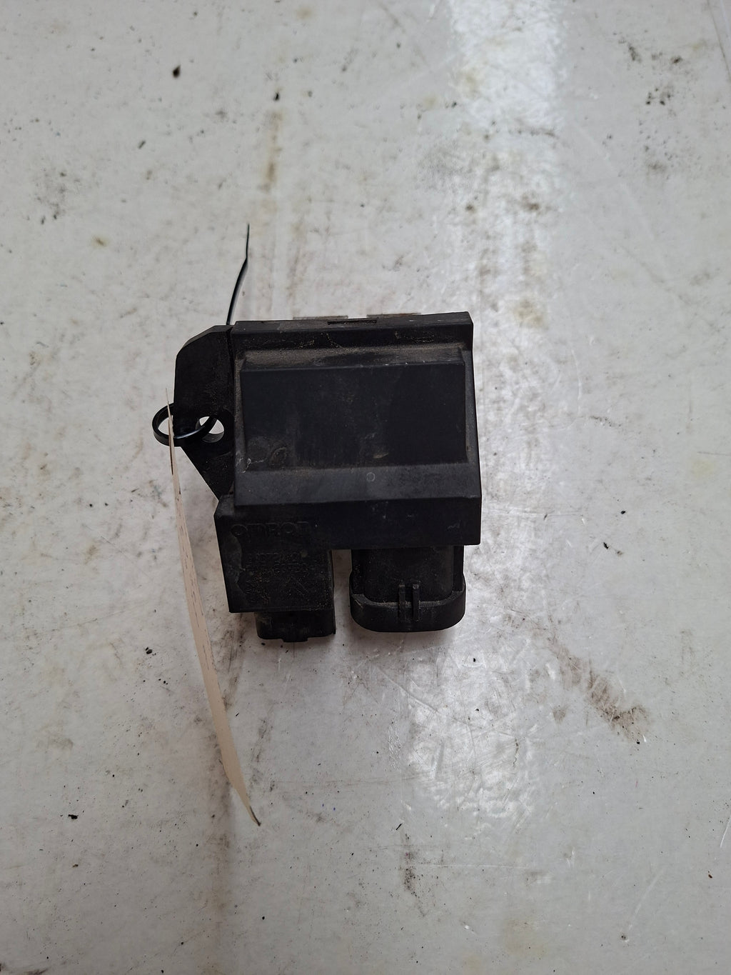 Originele weerstand ventilator van een Peugeot 208 (OEM 1267 J6 / 98 278 700 80), bouwjaar 2013