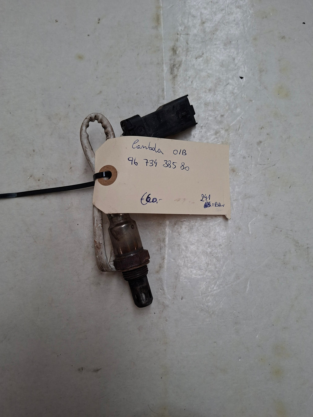 Originele lambdasonde van een Peugeot 208 (OEM 96 734 385 80), bouwjaar 2013