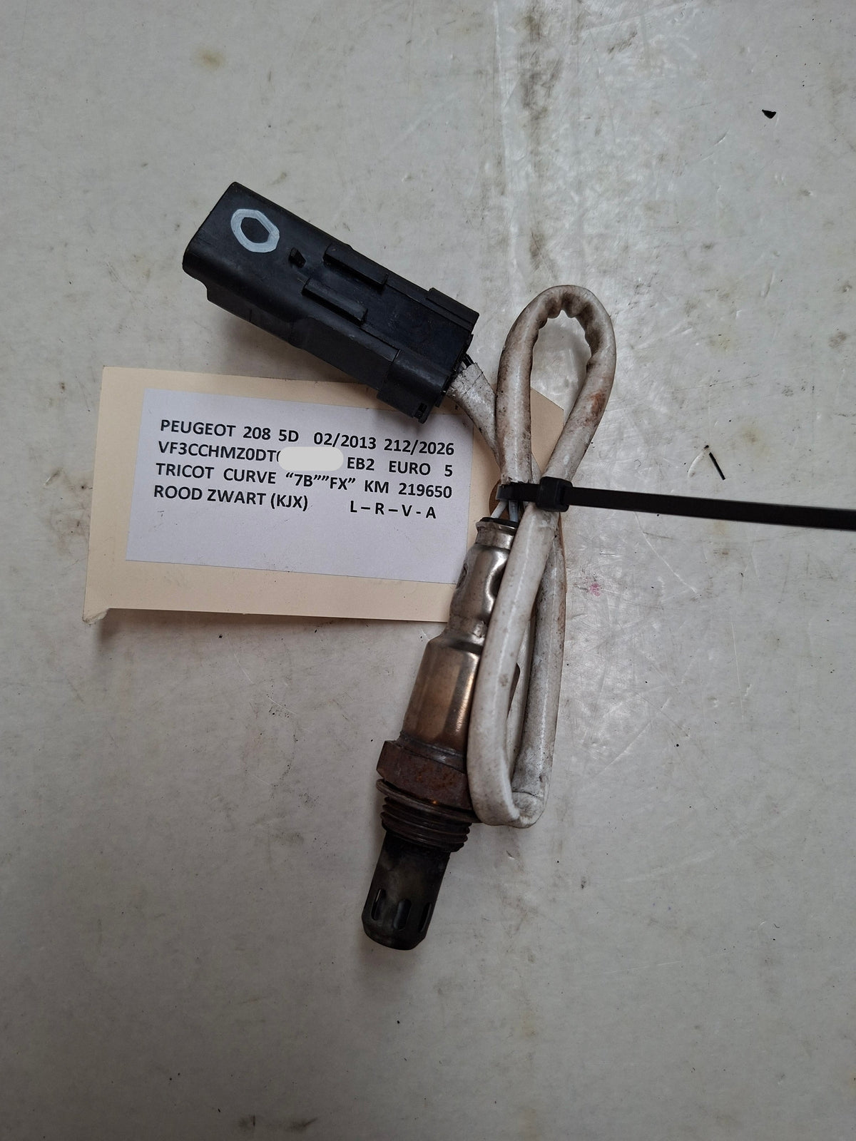 Originele lambdasonde van een Peugeot 208 (OEM 96 734 385 80), bouwjaar 2013