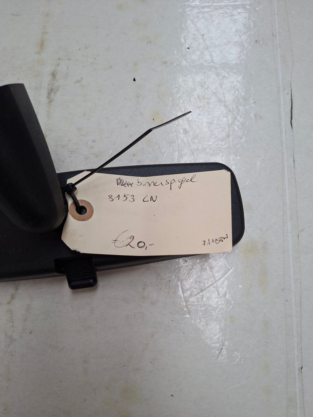 Originele binnenspiegel van een Peugeot 208 (OEM 8153 LN), bouwjaar 2013