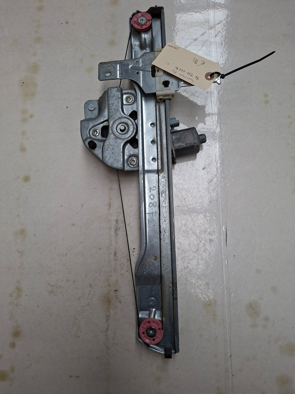 Origineel raammechanisme rechts voor van een Peugeot 208 (OEM 96 731 543 80), bouwjaar 2013