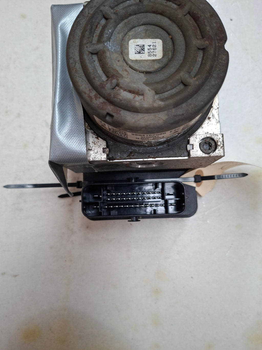 Origineel ABS-blok van een Peugeot 208 (OEM 16 101 344 80 / 16 809 336 80), bouwjaar 2013