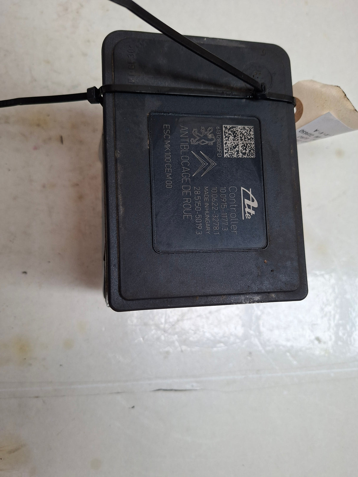 Origineel ABS-blok van een Peugeot 208 (OEM 16 101 344 80 / 16 809 336 80), bouwjaar 2013