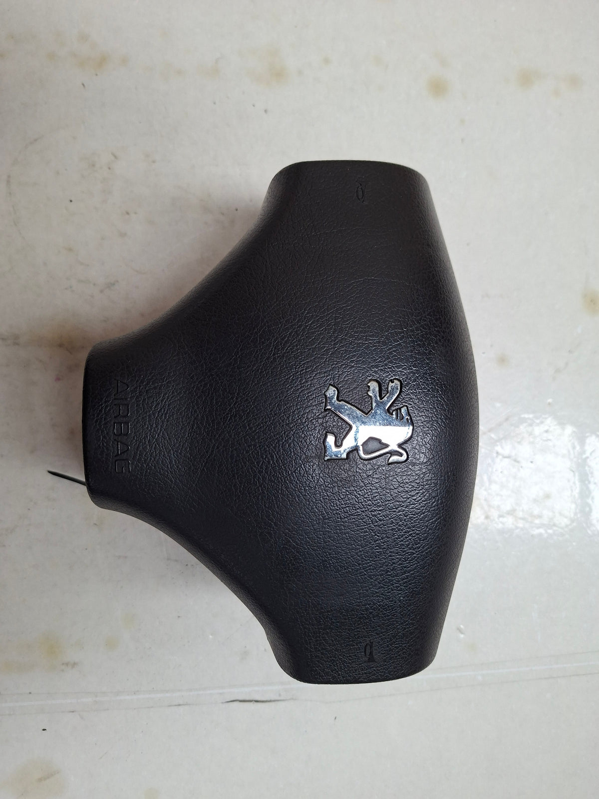 Originele stuurairbag van een Peugeot 206 (OEM 4112 FW), bouwjaar 2004