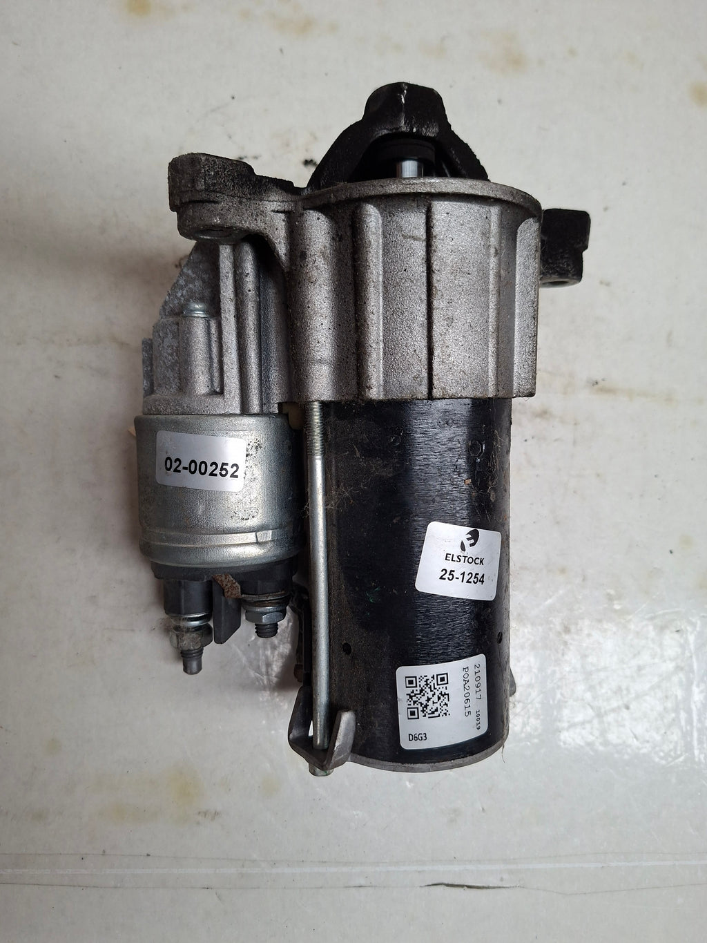 Originele starter van een Peugeot 206 (OEM 5802 C9 / 5802 CG), bouwjaar 2004