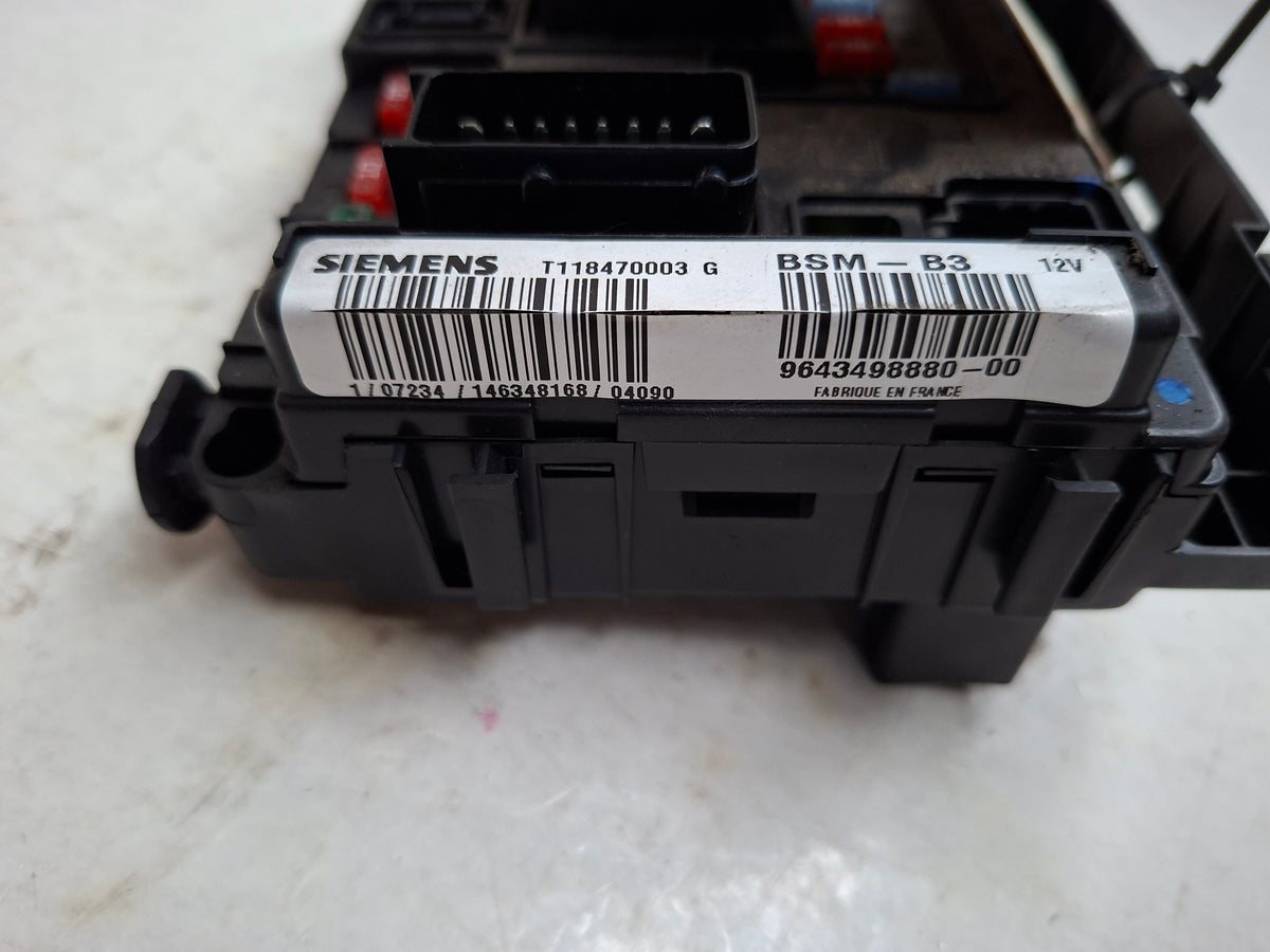 Originele BSM module van een Peugeot 206 (OEM 6500 Y1), bouwjaar 2004