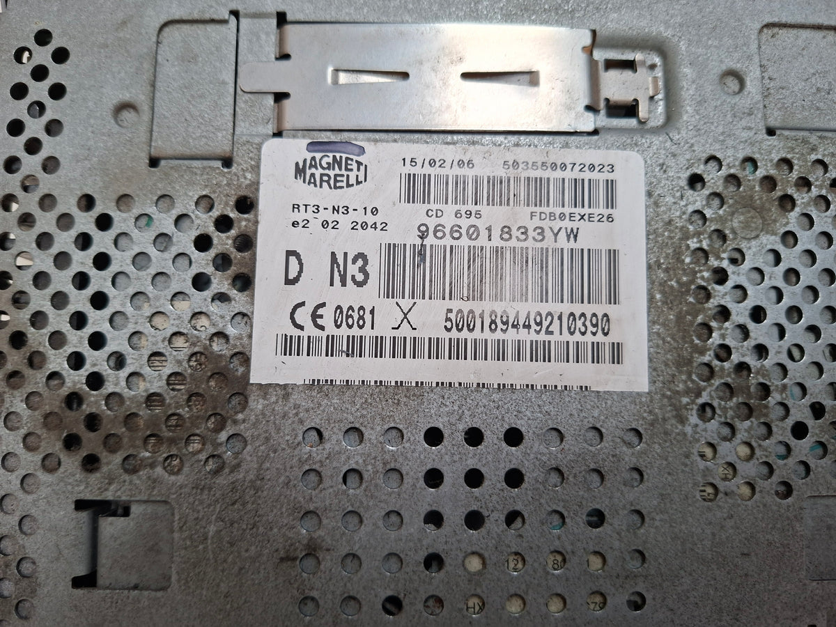 Originele radio van een Peugeot 407 (OEM 6574 78), bouwjaar 2006