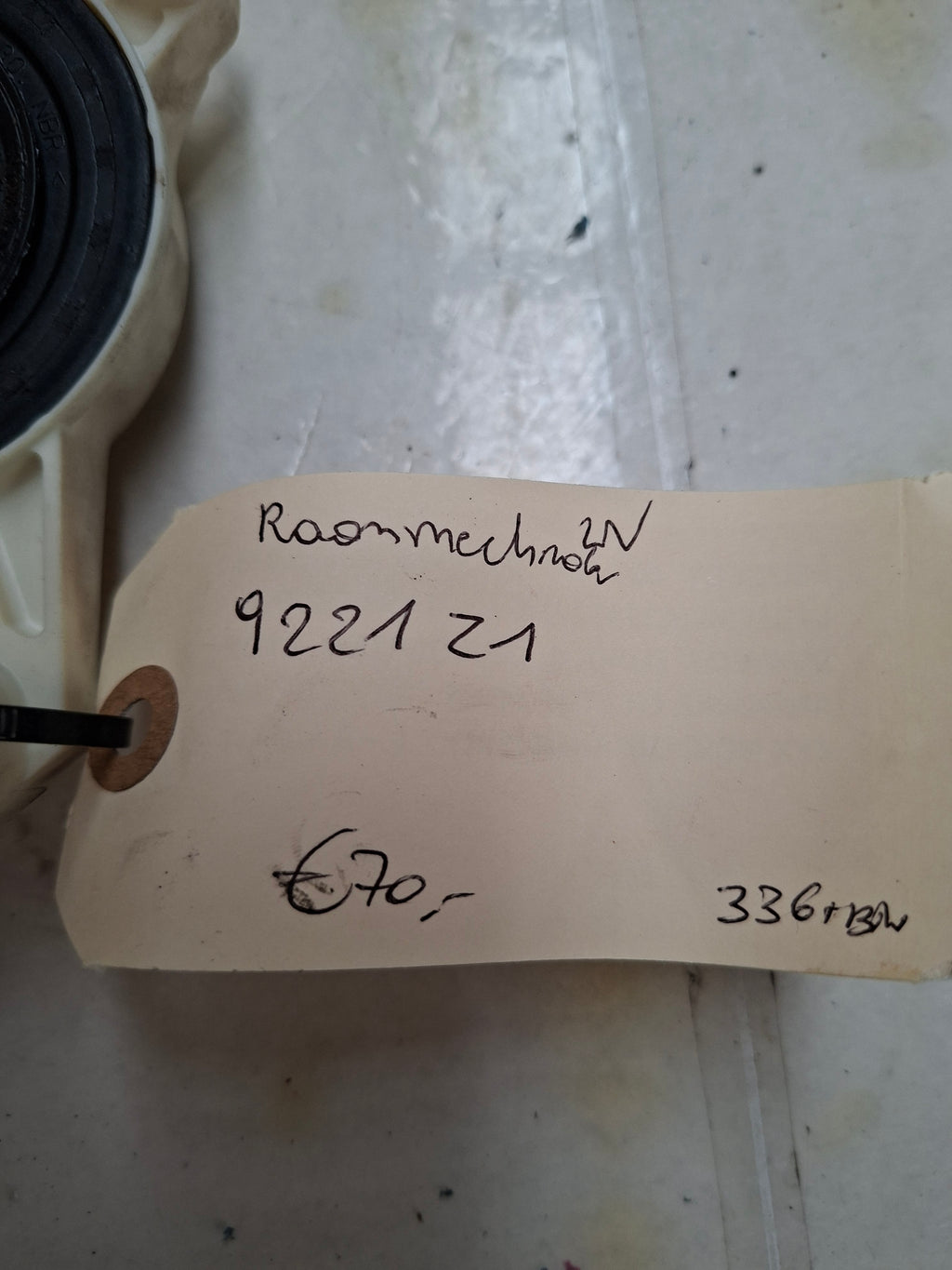 Originele raammechanismemotor links voor van een Peugeot 407 (OEM 9221 Z1), bouwjaar 2006