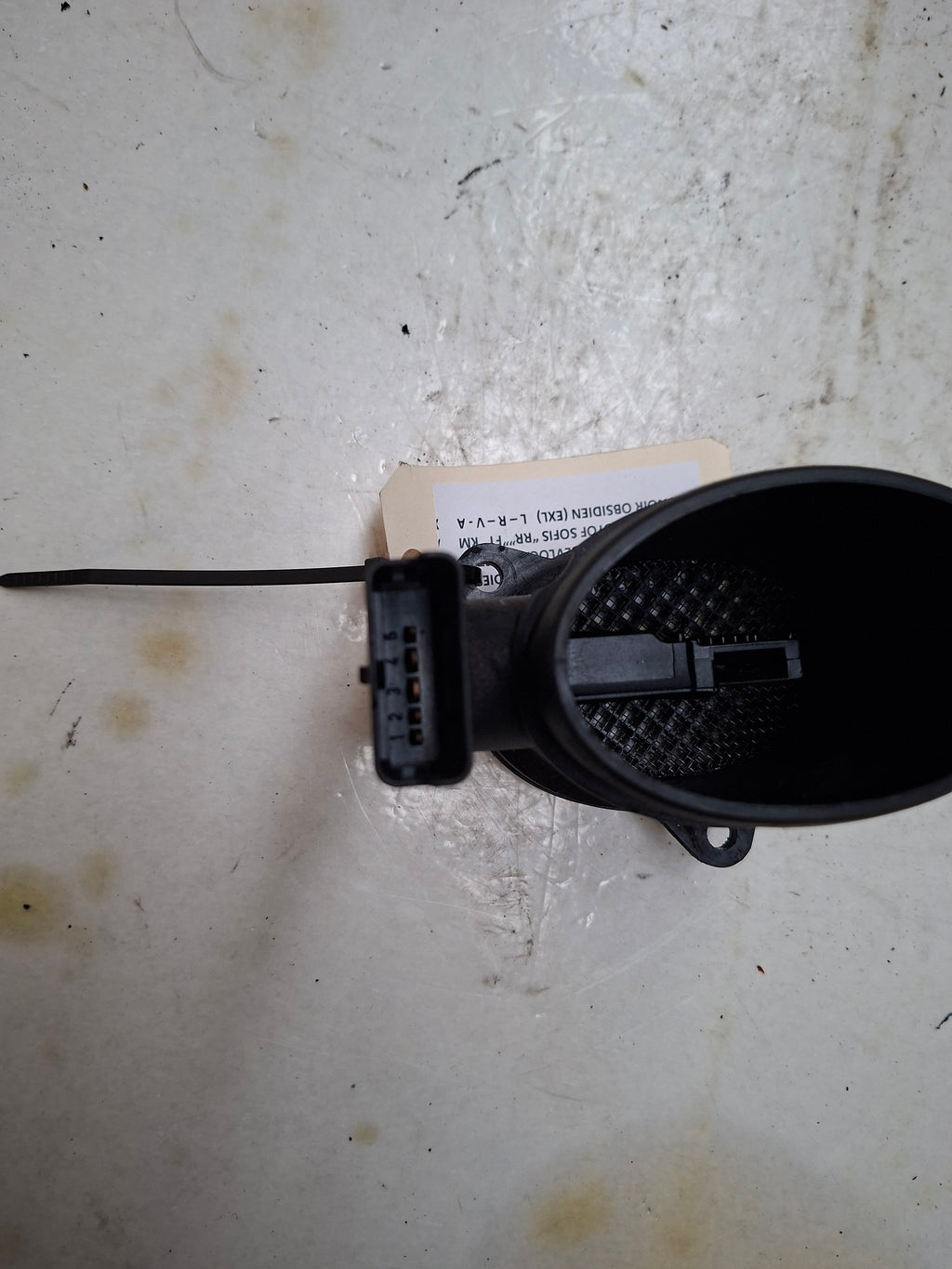Originele luchtmassameter van een Peugeot 407 (OEM 1920 GV / 16 108 746 80), bouwjaar 2006