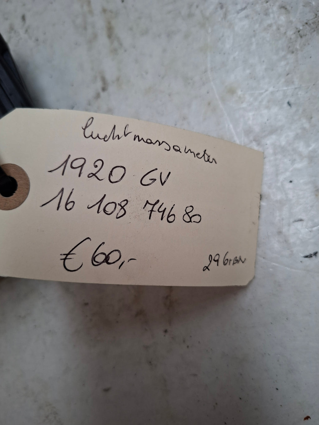 Originele luchtmassameter van een Peugeot 407 (OEM 1920 GV / 16 108 746 80), bouwjaar 2006