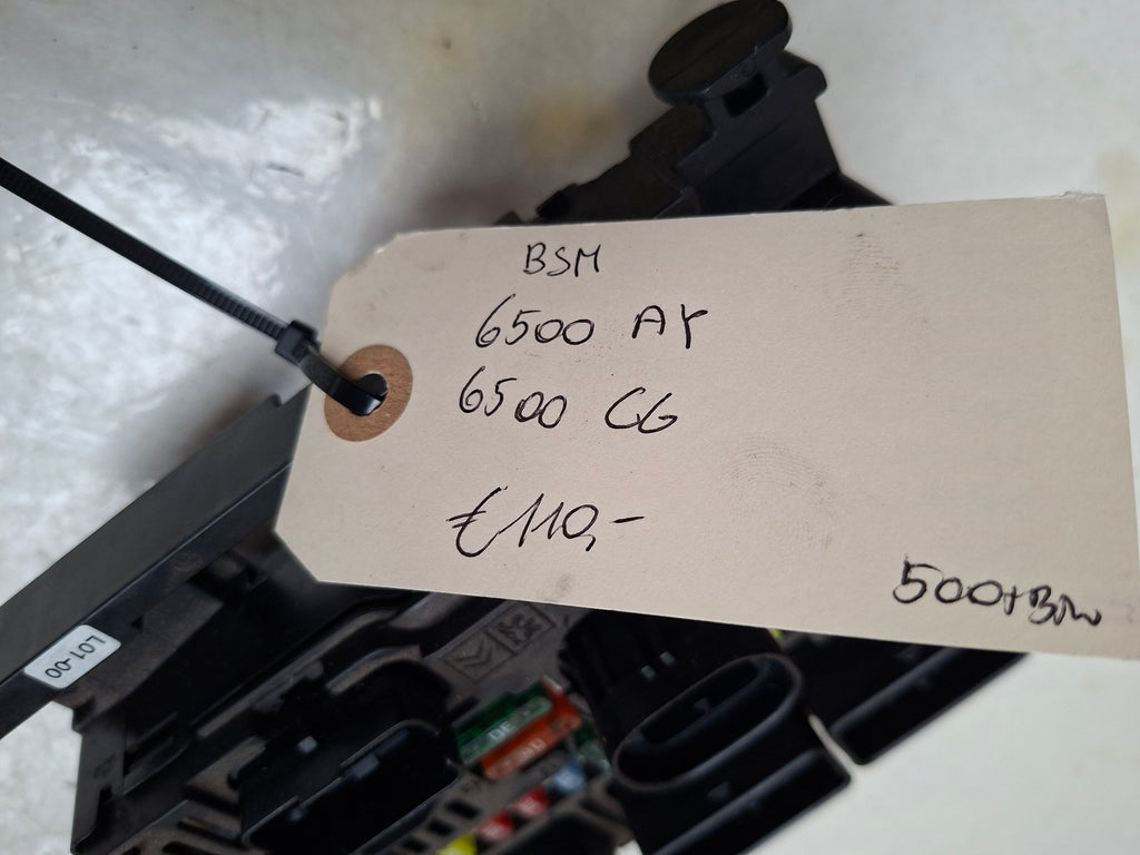 Originele BSM module van een Peugeot 407 (OEM 6500 AY / 6500 CG), bouwjaar 2006