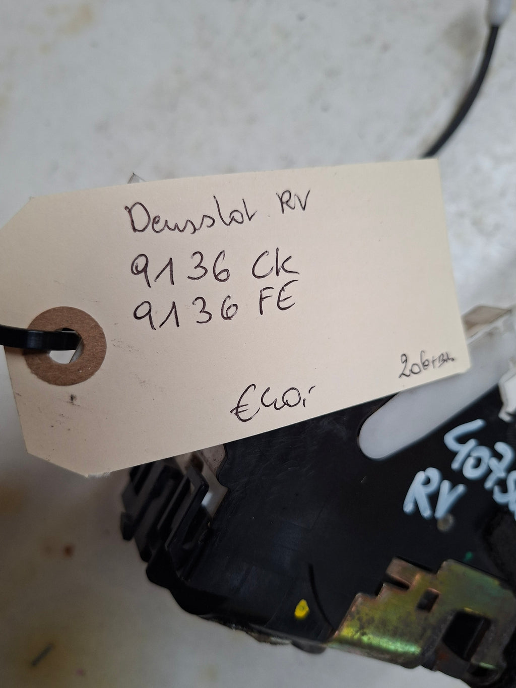 Origineel deurslot rechts voor van een Peugeot 407 (OEM 9136 CK / 9136 FE), bouwjaar 2006